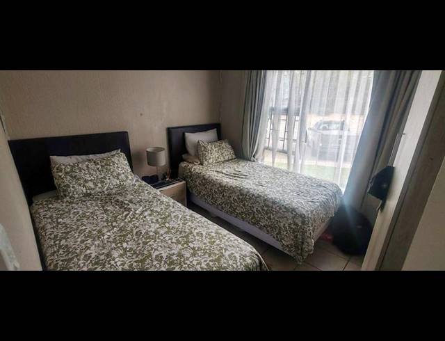 2 BEDROOM HOUSE FOR SALE IN WILGEHEUWEL